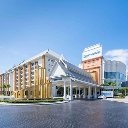 Wyndham Jomtien Pattaya Hotel Na Chom Thian Exterior foto