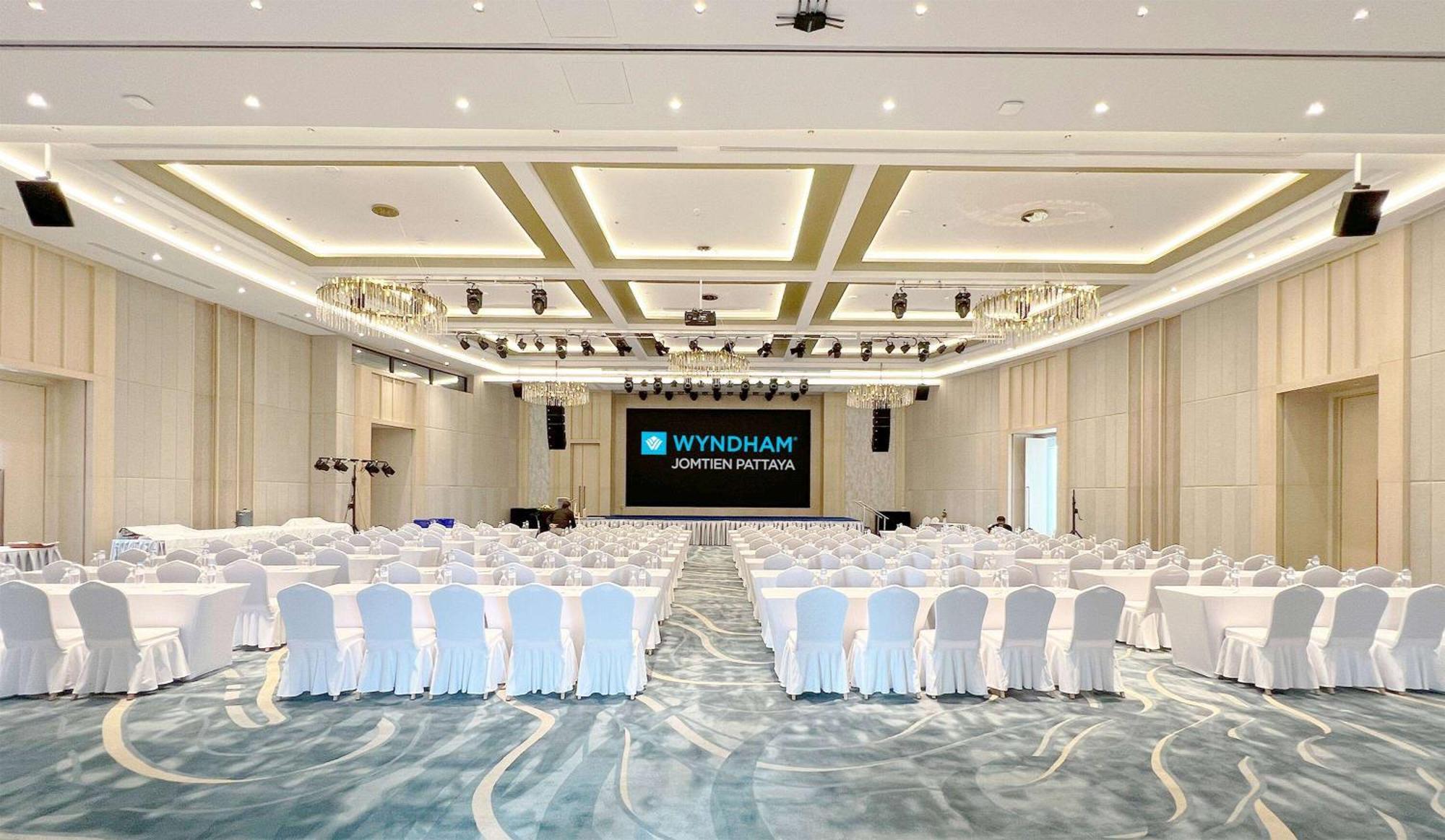 Wyndham Jomtien Pattaya Hotel Na Chom Thian Exterior foto