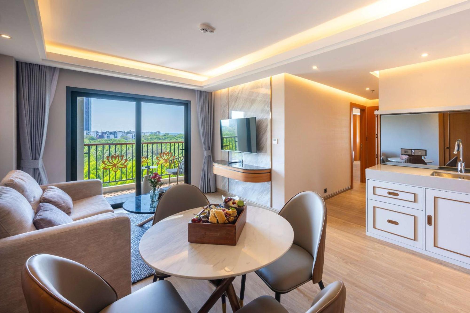 Wyndham Jomtien Pattaya Hotel Na Chom Thian Exterior foto