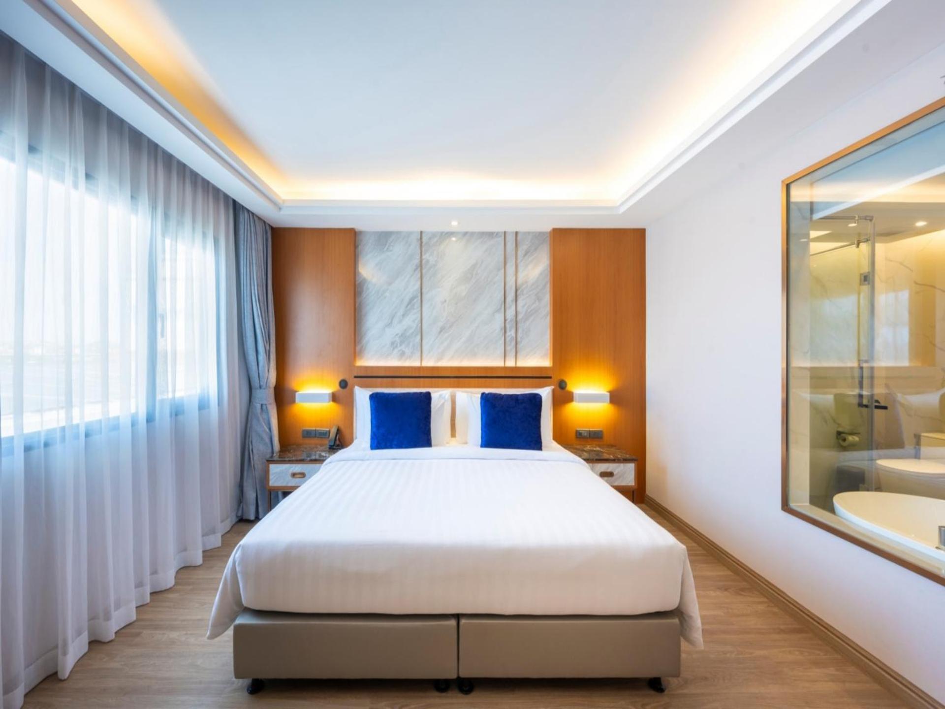 Wyndham Jomtien Pattaya Hotel Na Chom Thian Exterior foto