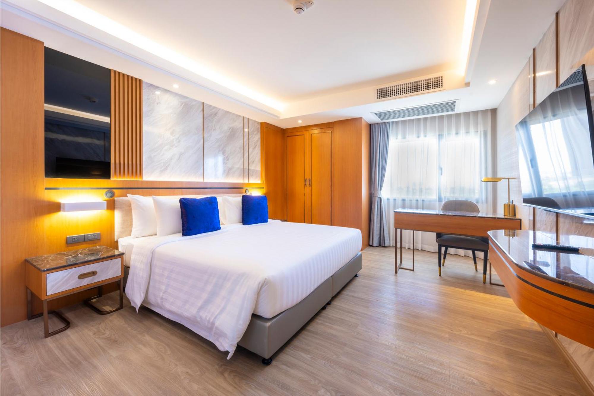 Wyndham Jomtien Pattaya Hotel Na Chom Thian Exterior foto